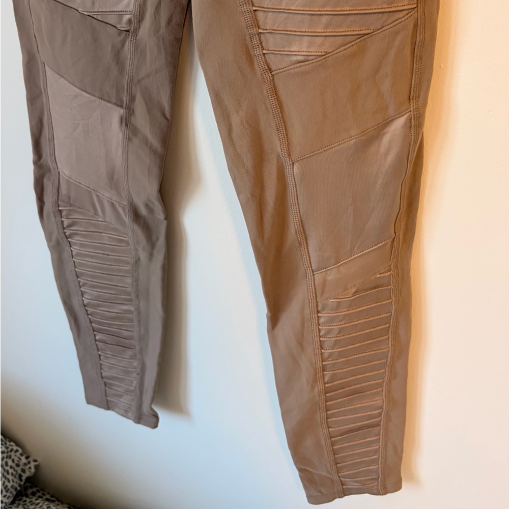 Alo Olive Green Leggings - Picture 4 of 14